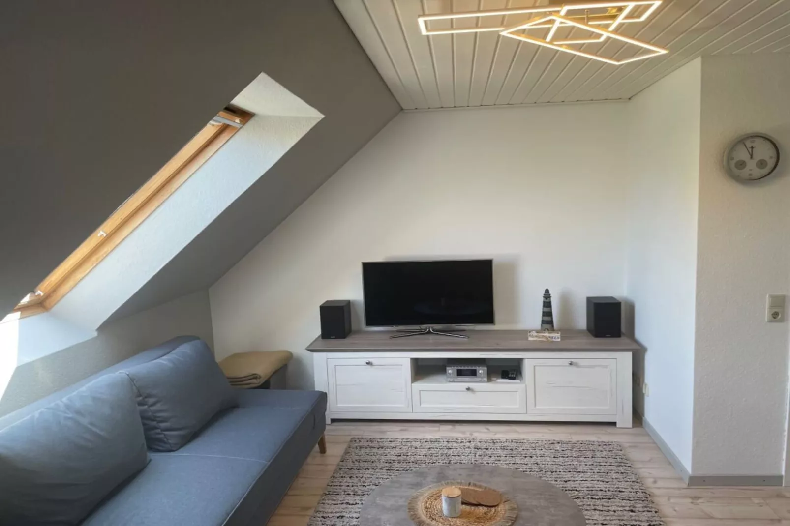 515868 - Living room