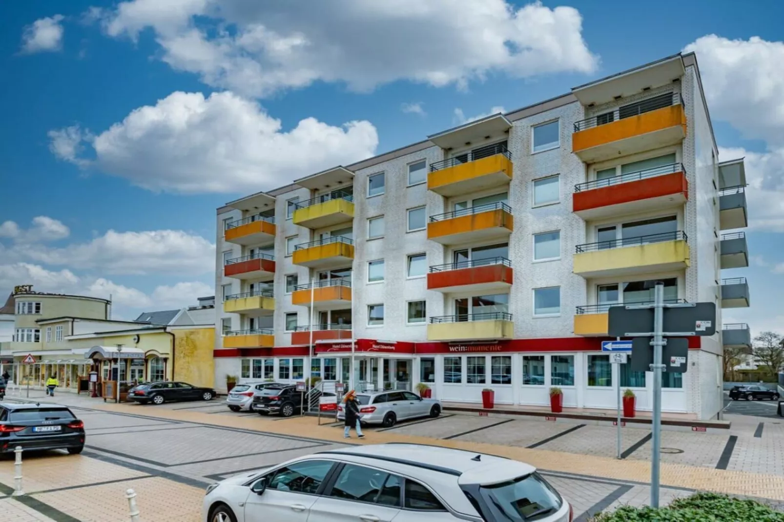 273495-Exterior in summer