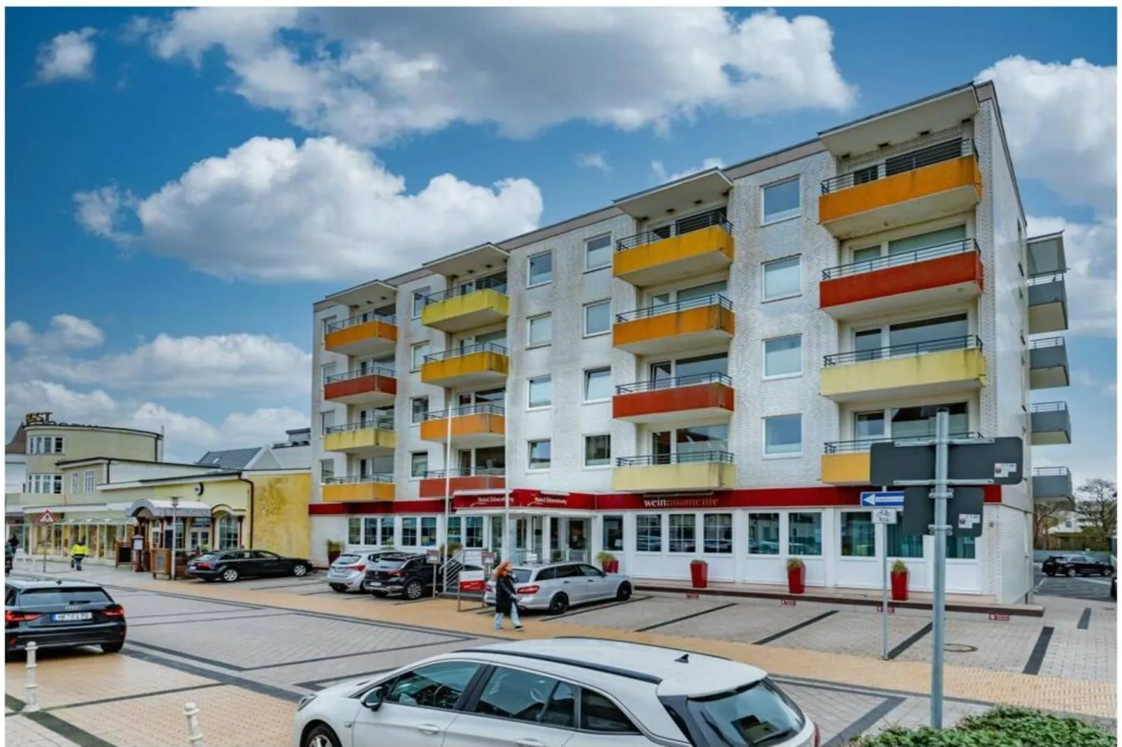 273502-Exterior in summer