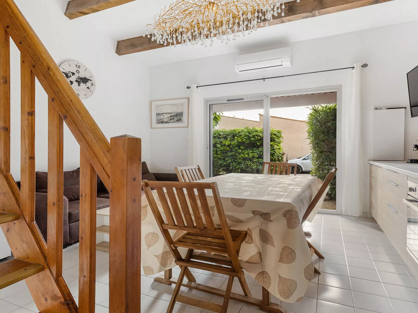 Les Ondines 2 - Inside