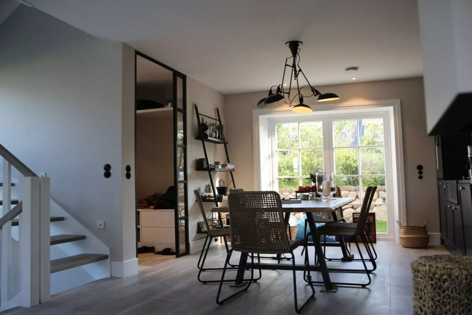 403944-Salle à manger