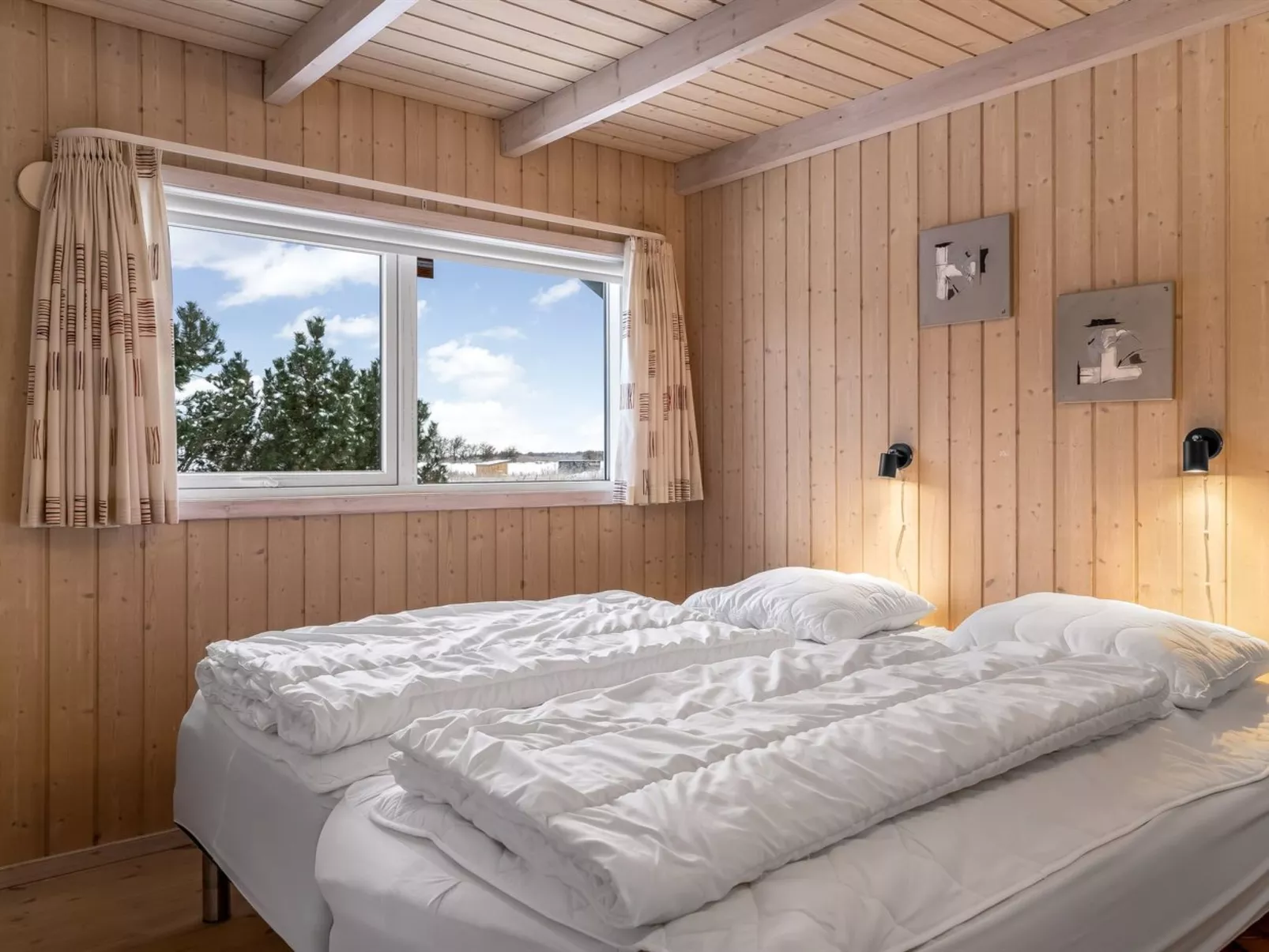 "Galin" - 210m to the fjord-Drinnen