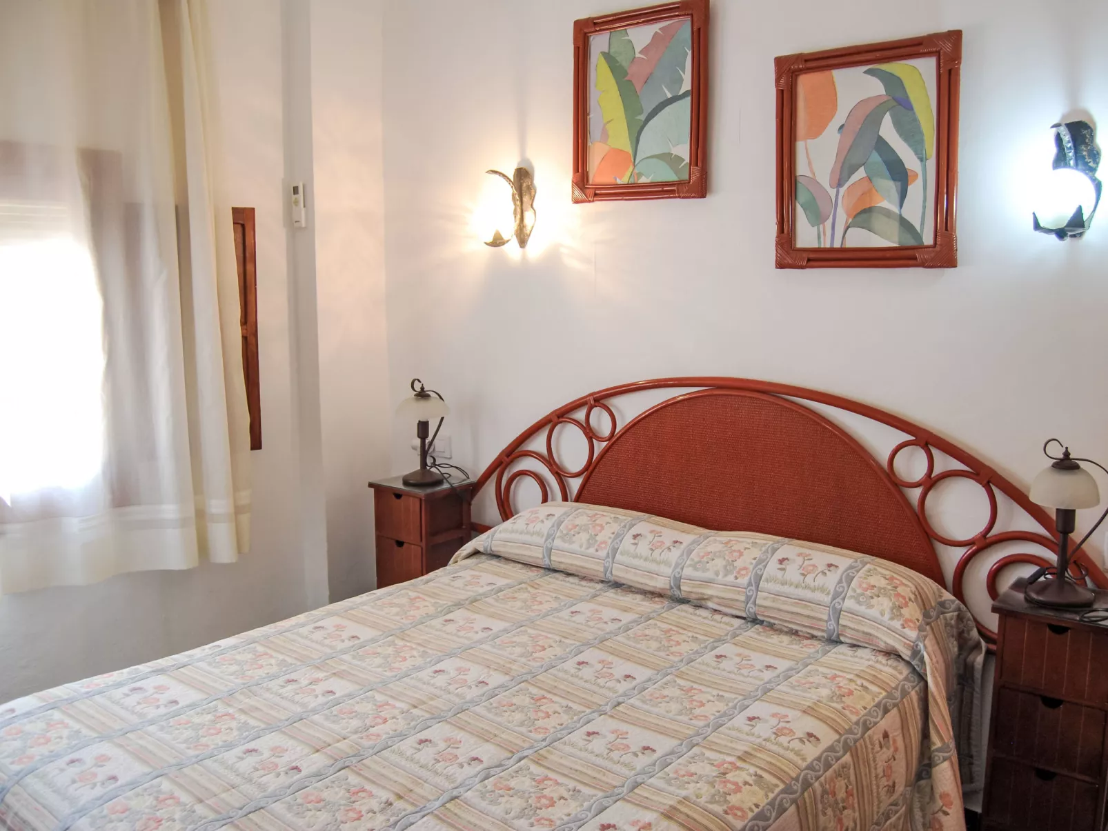 Ferienvilla, Seeblick, privater Pool und Parkplatz - Dedans