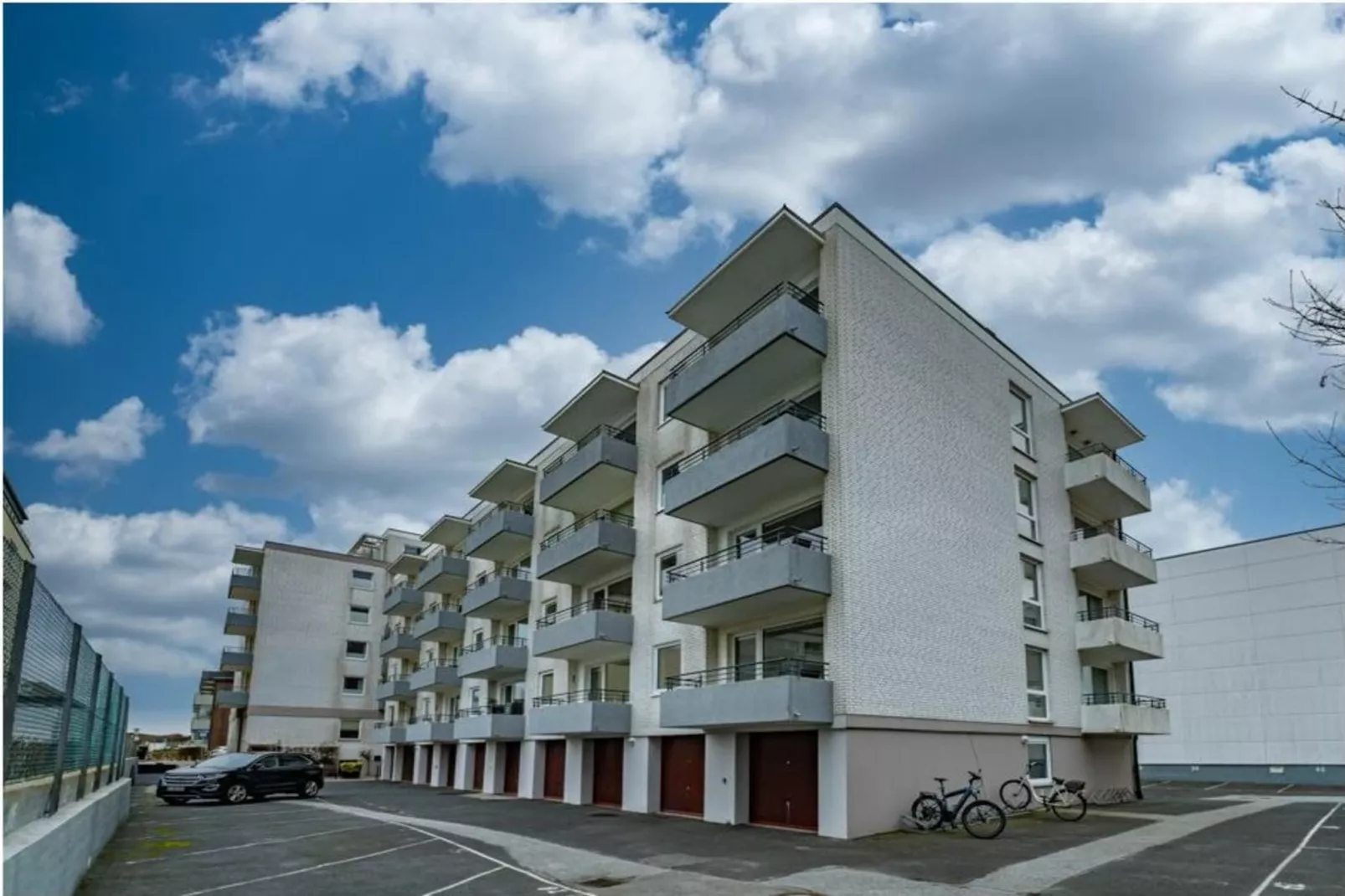 273517-Exterior in summer