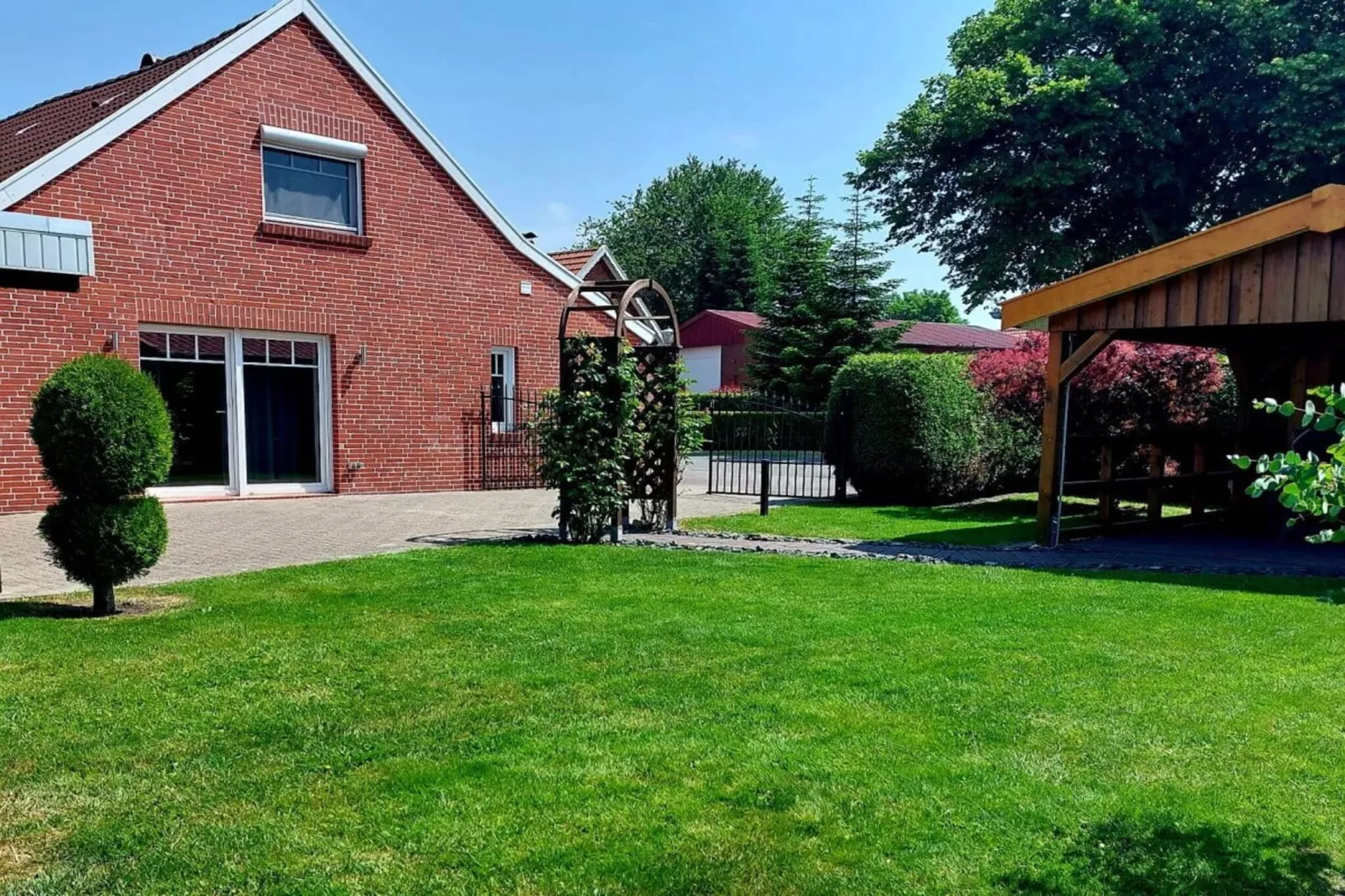 341522-Außenbereich Sommer