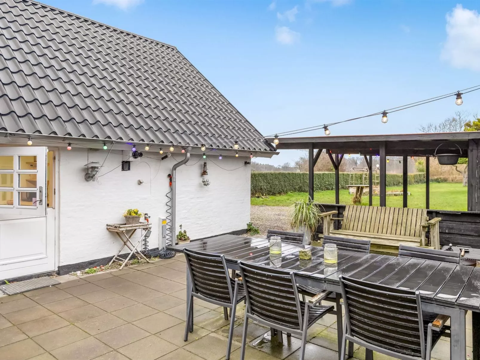 "Yorik" - 1.6km from the sea-Outside