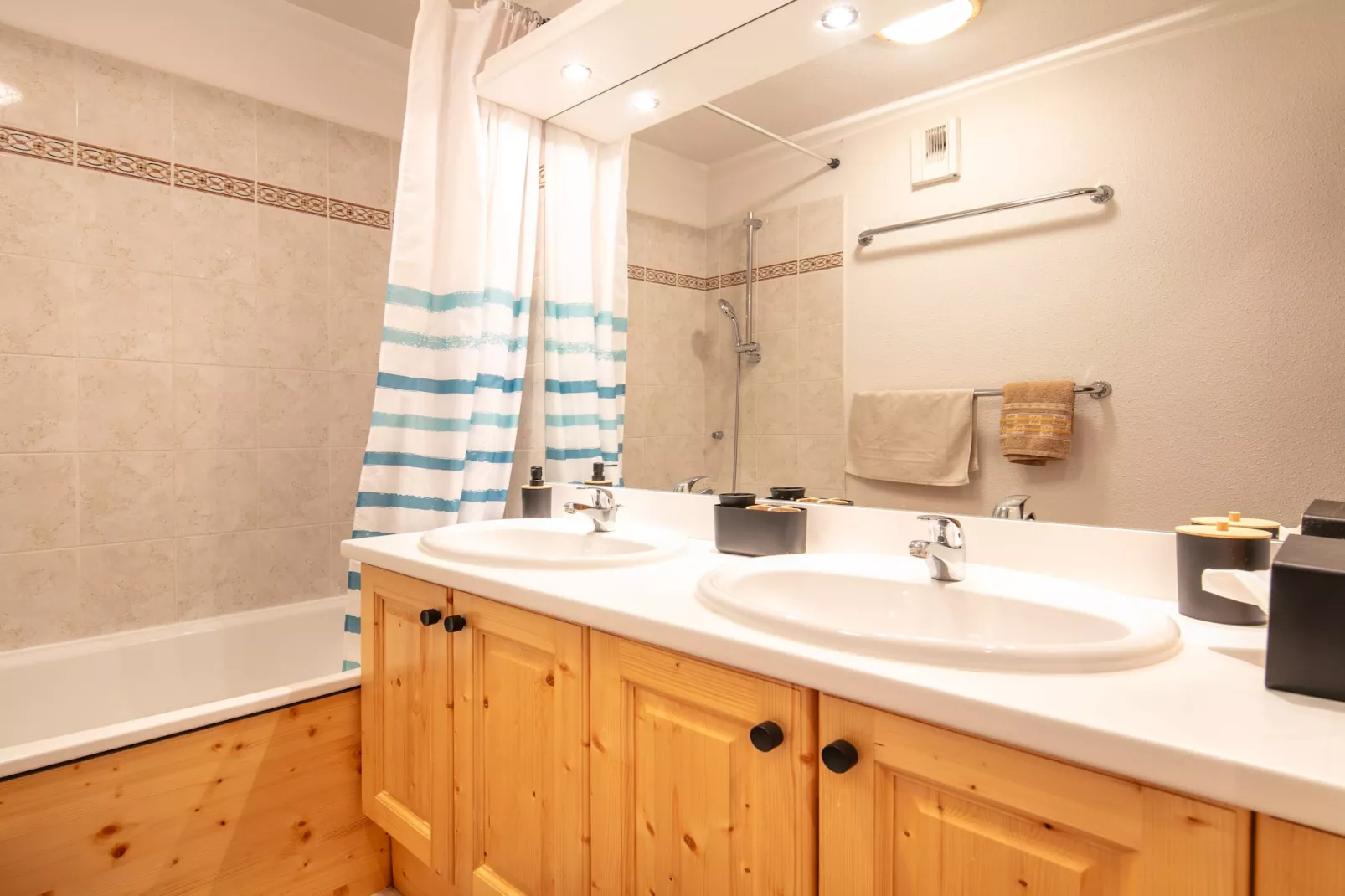 Gelinotte N°51 - 4P6-Badezimmer