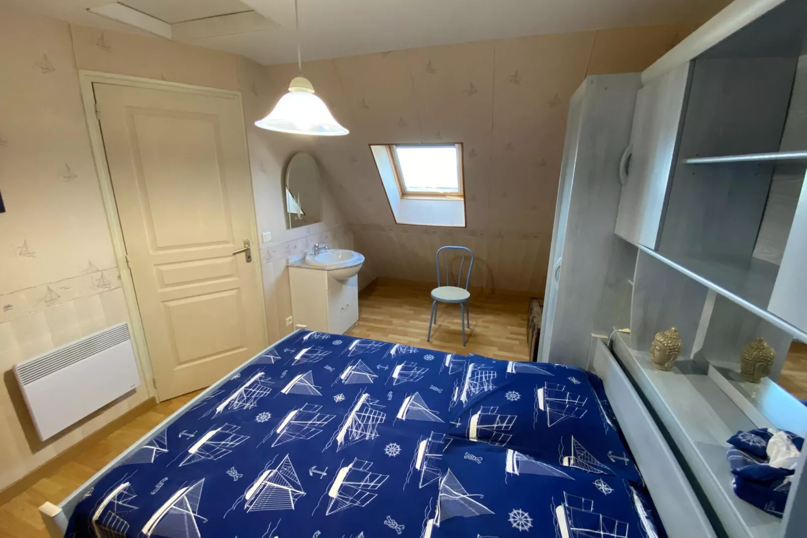 Holiday home in Hauteville Sur Mer-Chambre