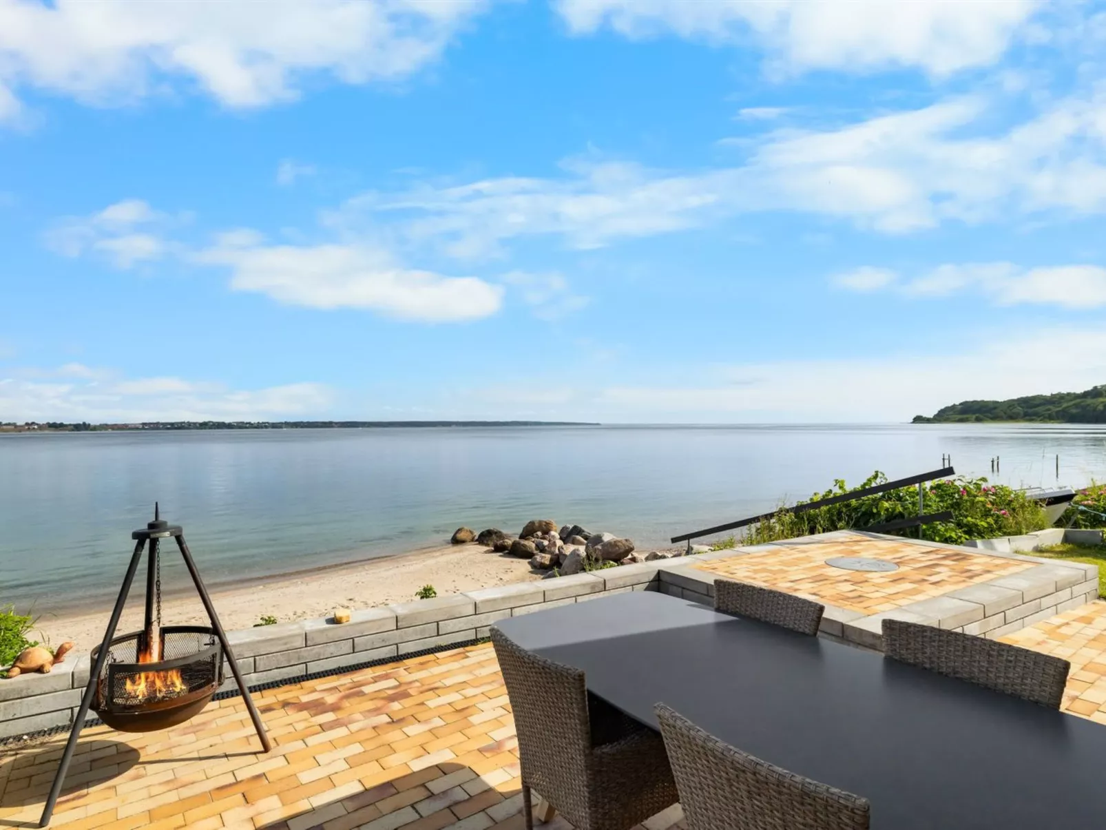 "Yngvy" - 10m from the sea-Draußen