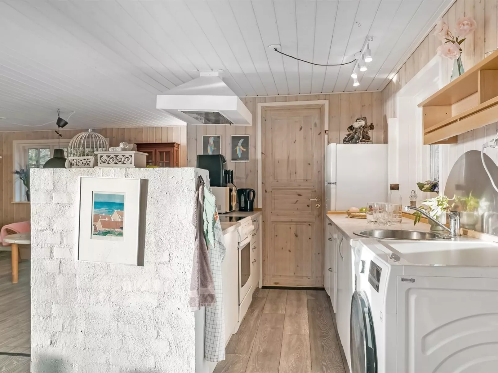 "Kaj" - 170m to the fjord-Inside