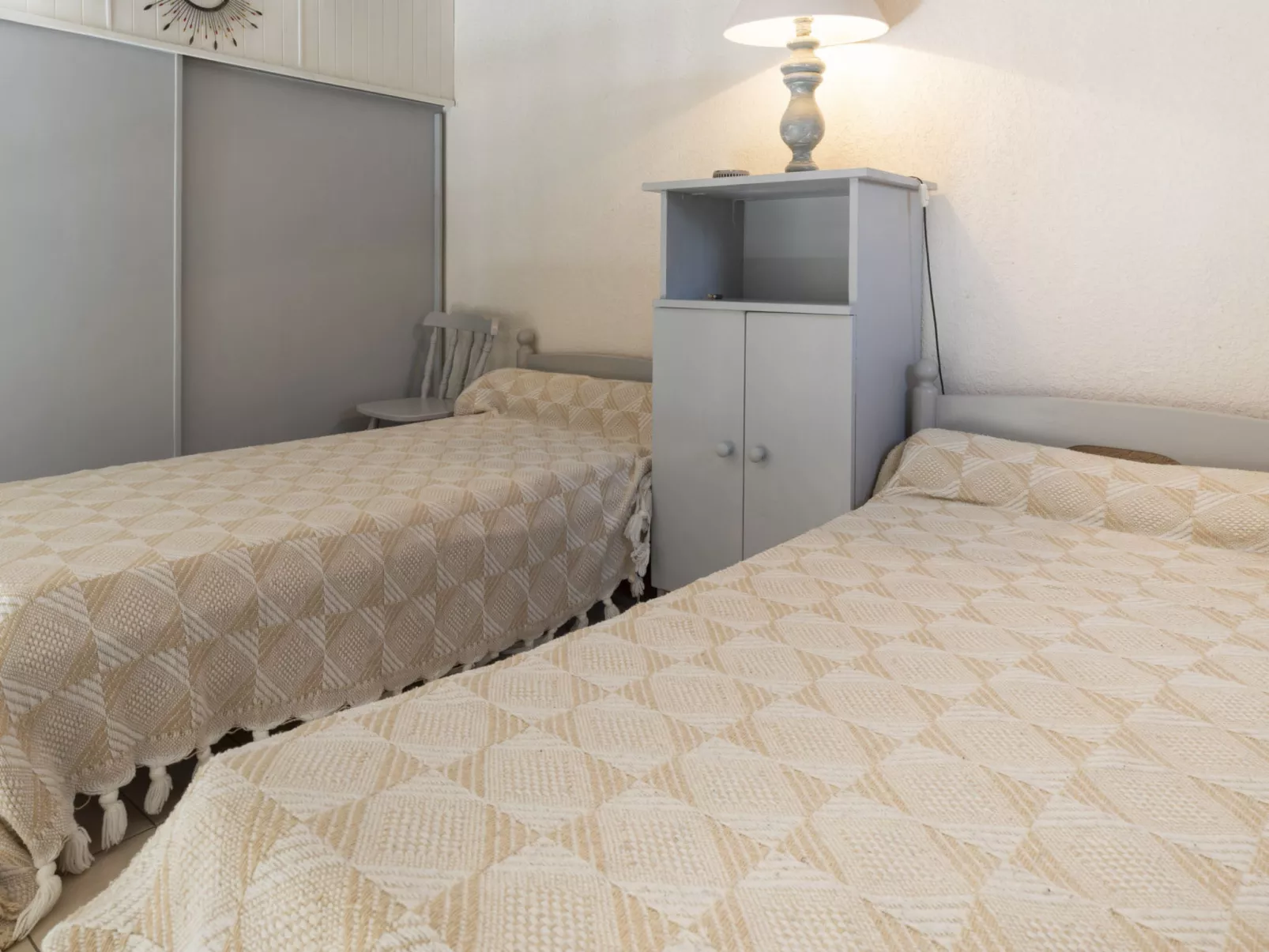 Les Ondines 2 - - Inside