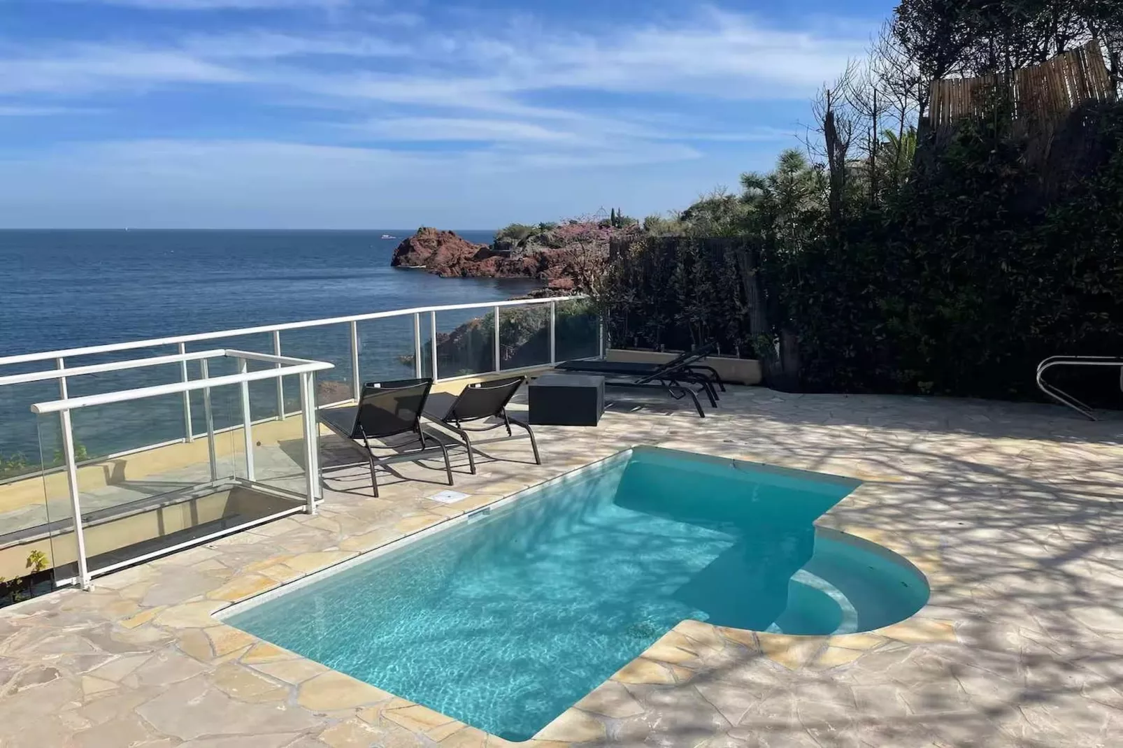 Villa plage privée vue sur la mer-Piscine