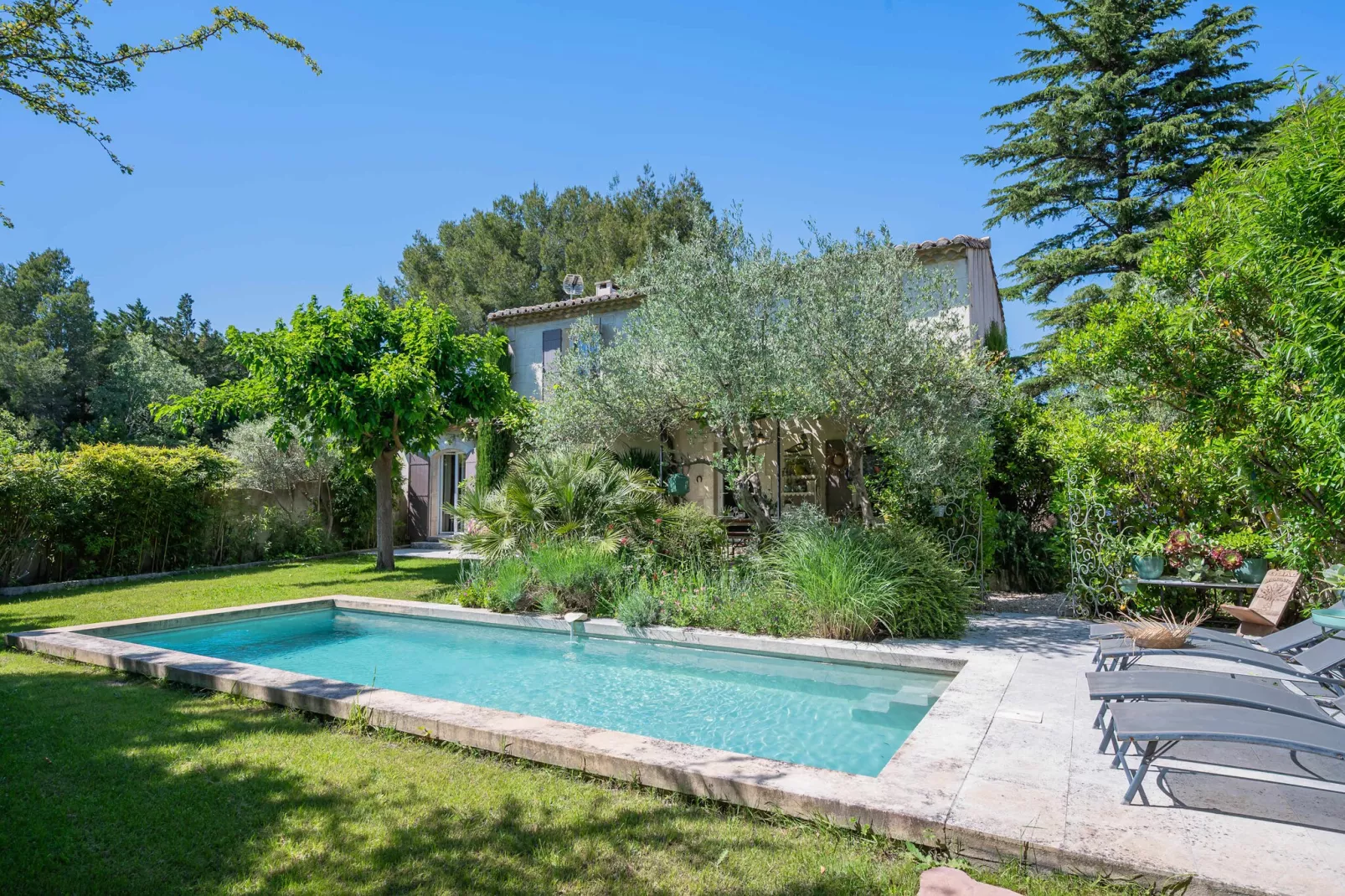 Mas authentique à Paradou Alpilles-Swimming pool