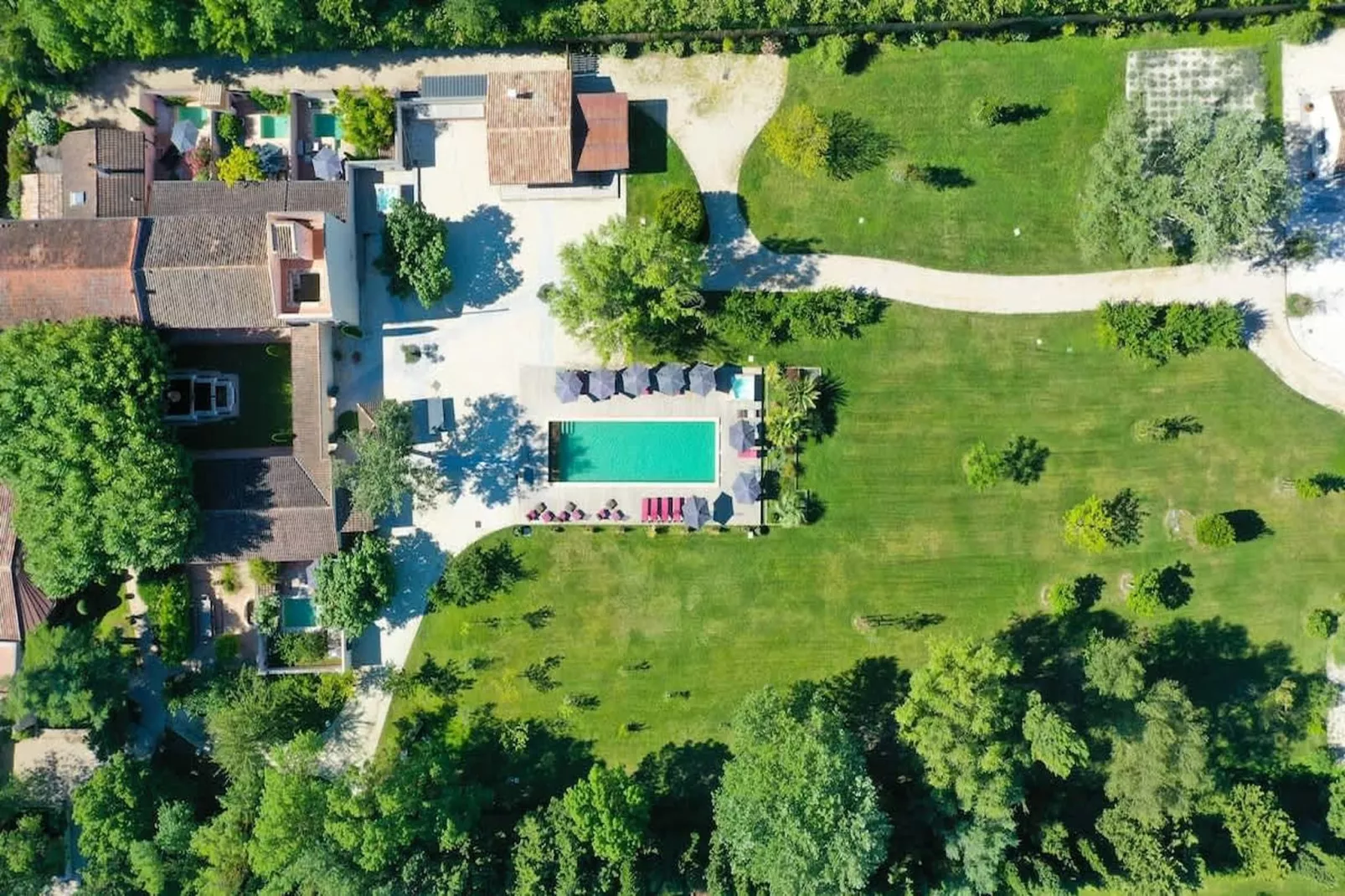 Charmant Mas Provençal avec piscine et jacuzzis