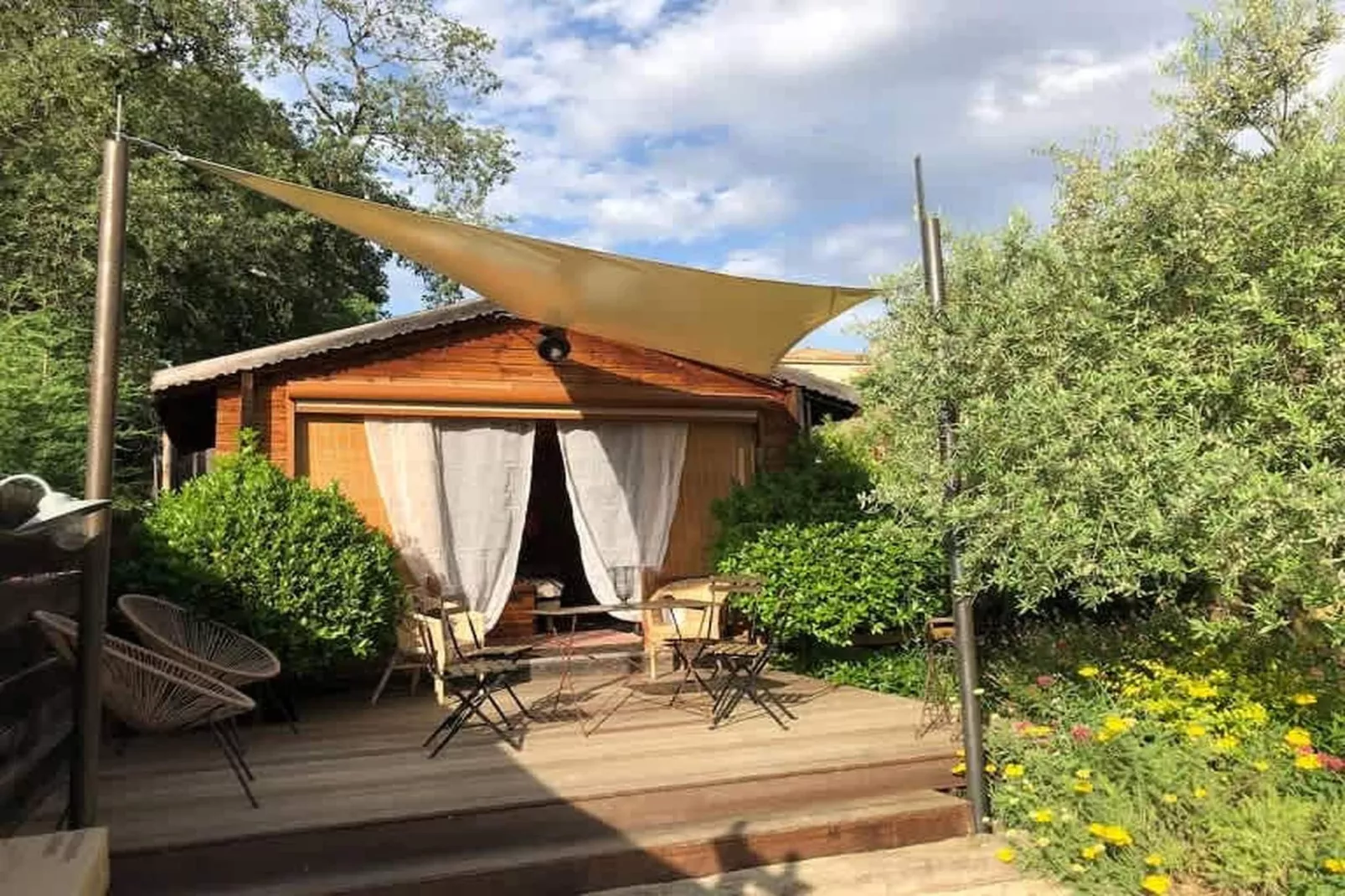 La Maison de Robion-Extérieur été