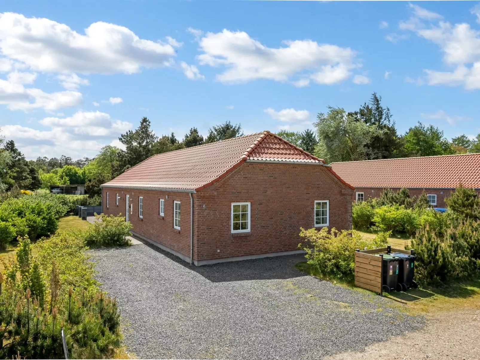 "Merit" - 3.2km from the sea-Draußen