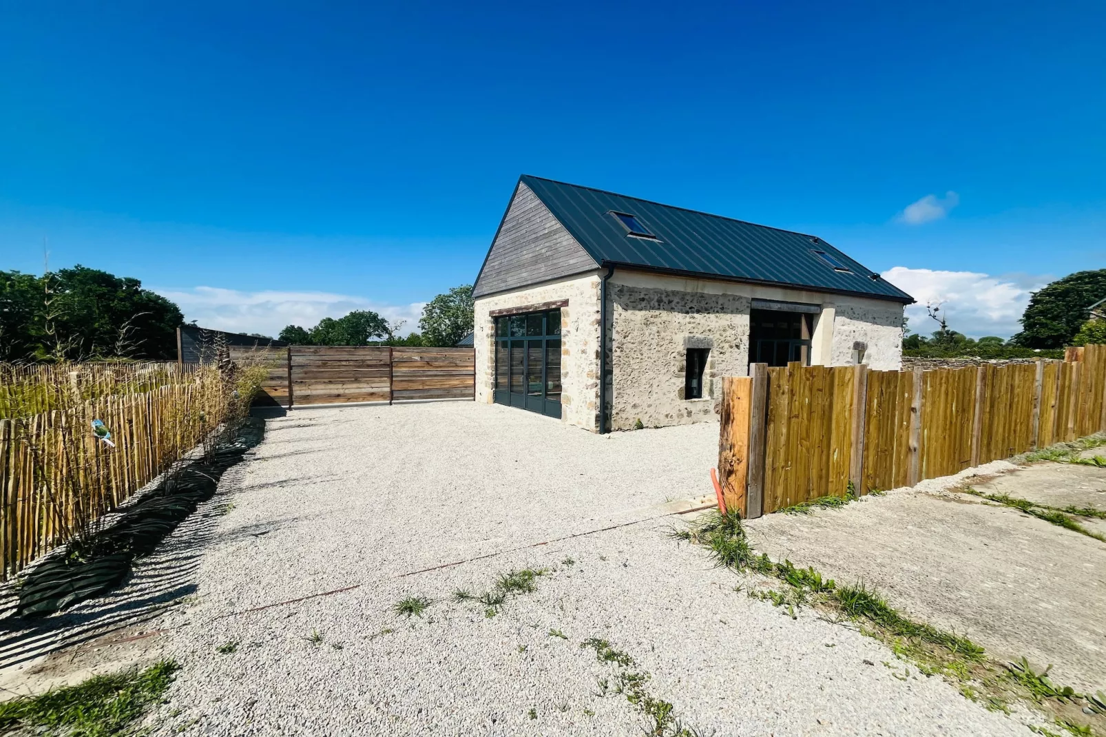 Maison de Vacances XXL Gouville sur mer-Exterior in summer