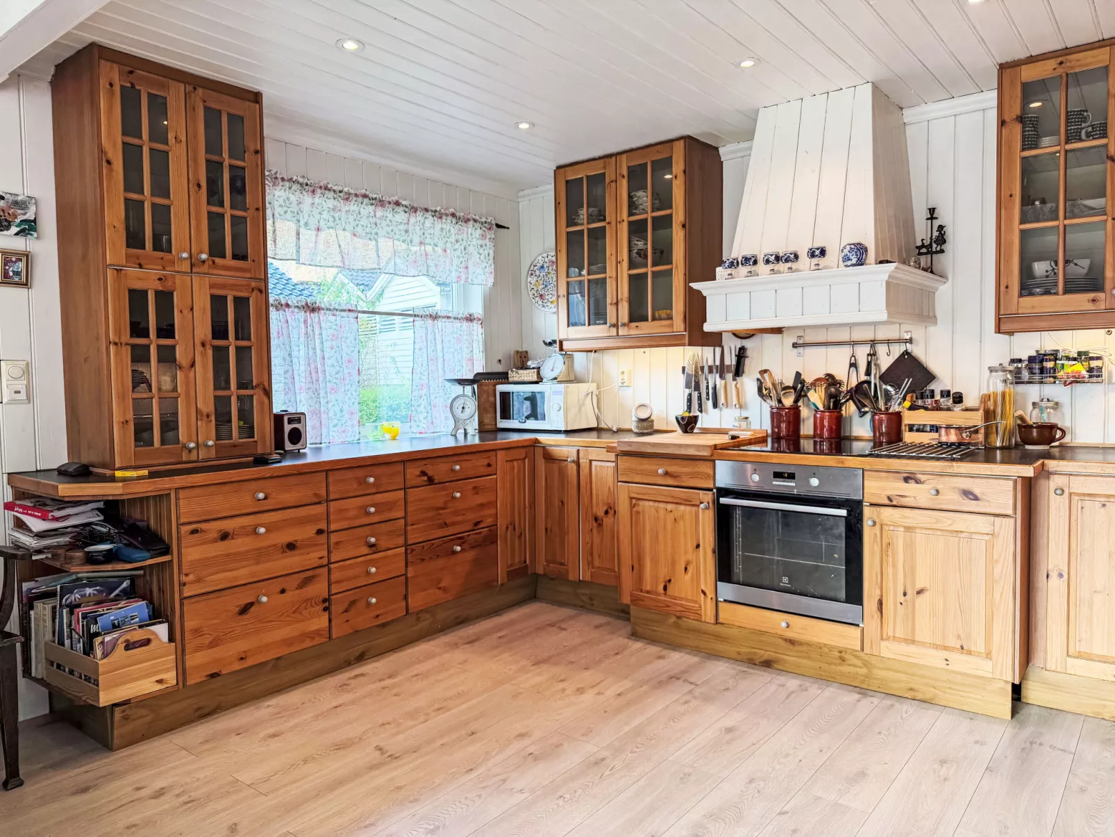 Høyanger Panorama - Inside