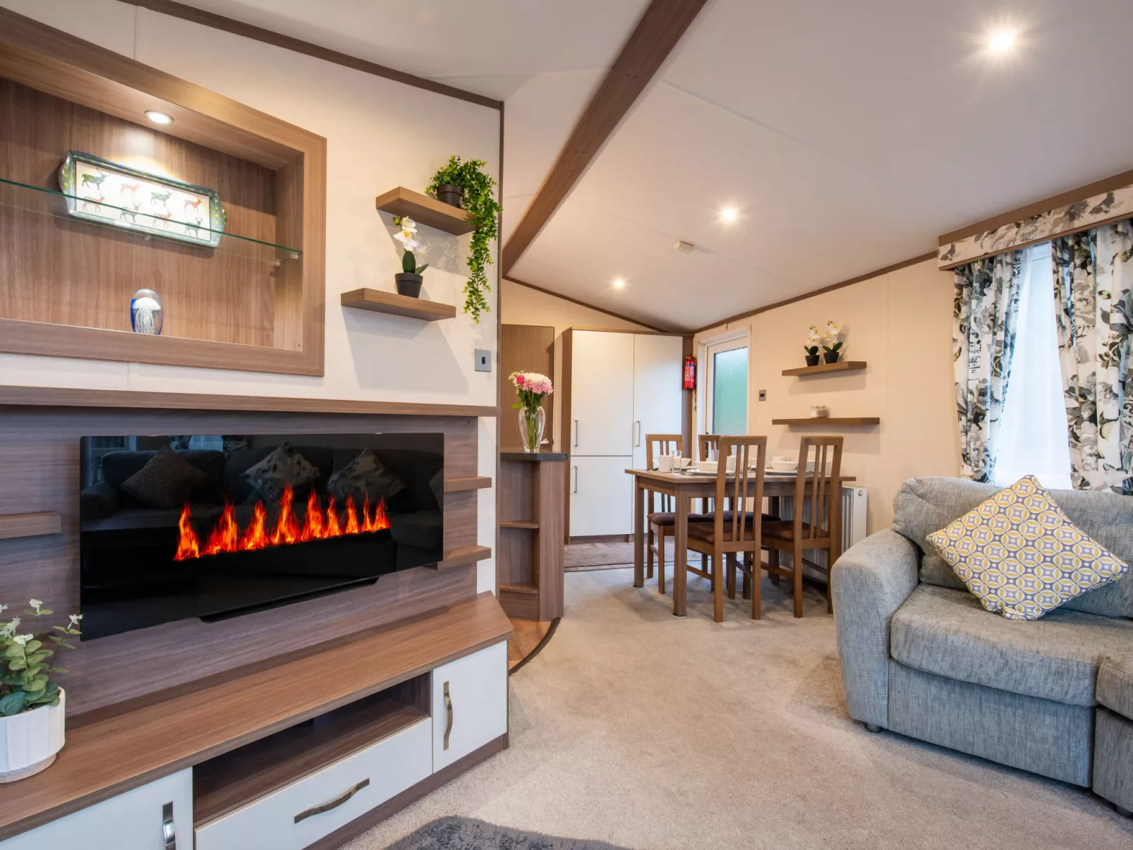 ScottishHighlands.LochNess - Inside