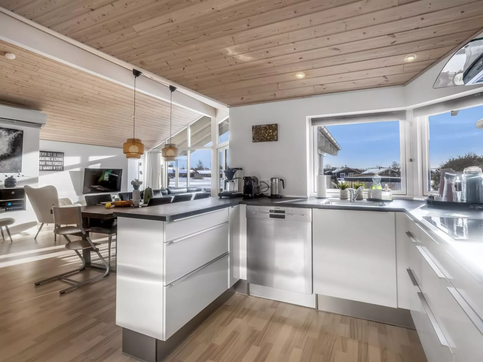 "Østmar" - 1.3km from the sea - Drinnen