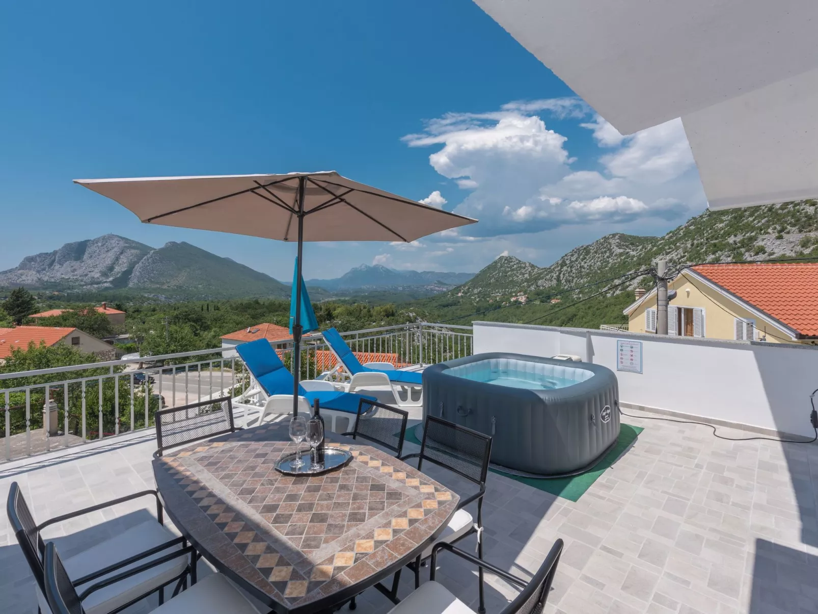 In Gornja Brela mit Sonnenterrasse und Panoramablick - Image-tags.info