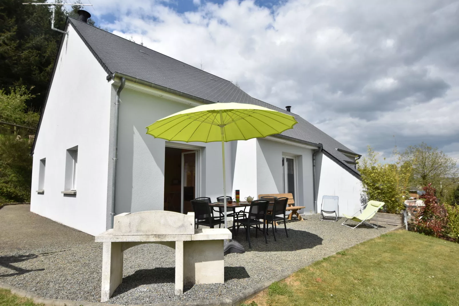 Les Vaux-Exterior summer