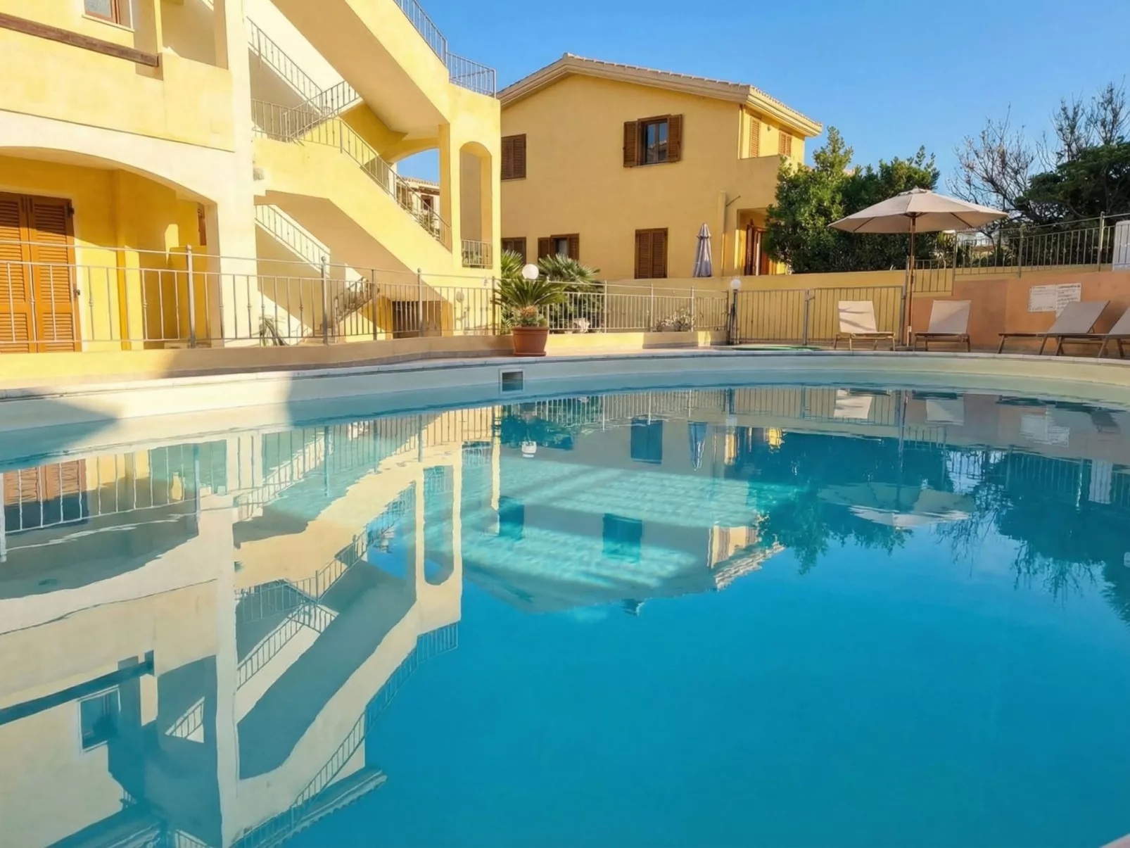 Spuma di Mare - Outside