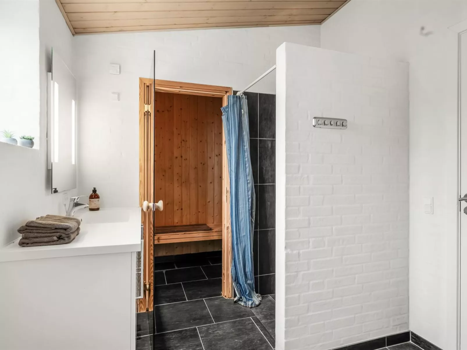 "Marjatta" - 3.2km from the sea - Inside