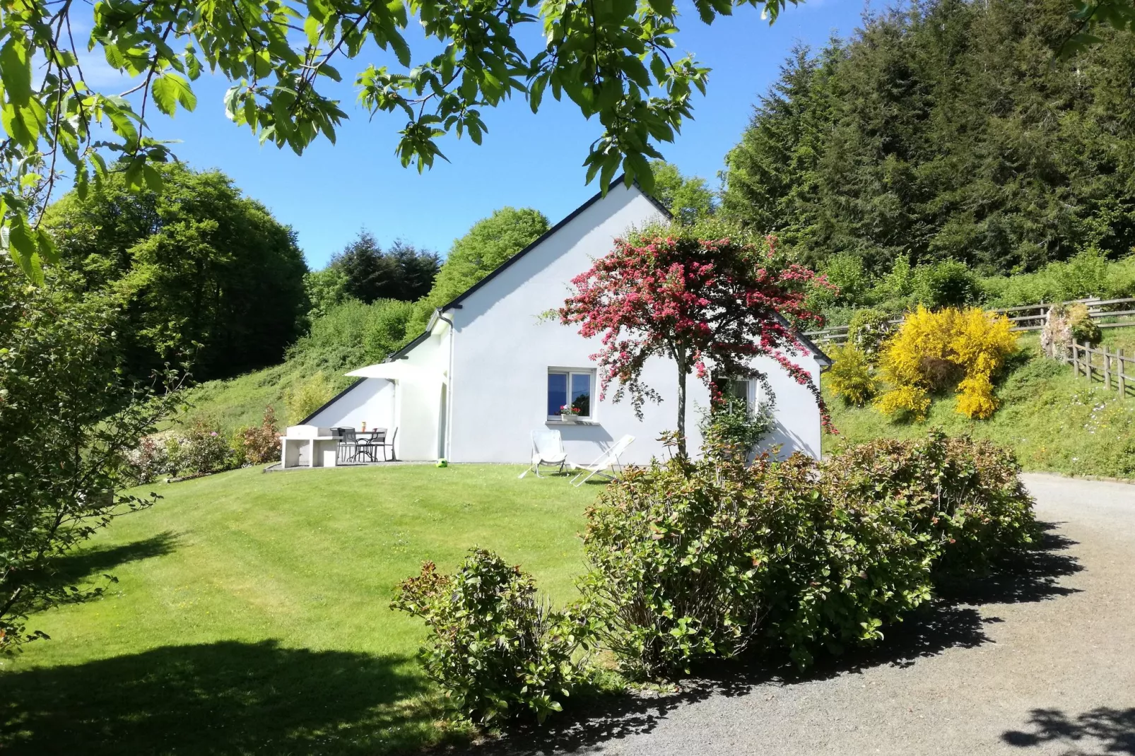 Les Vaux-Exterior summer