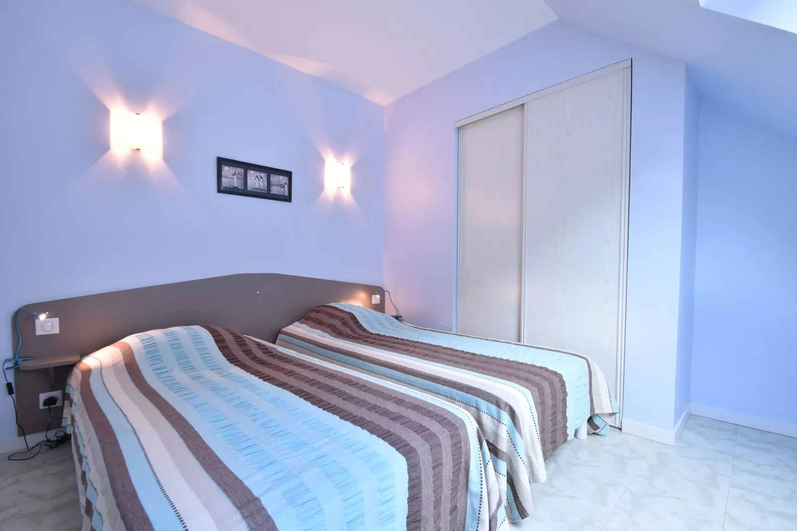 Les Vaux-Bedroom