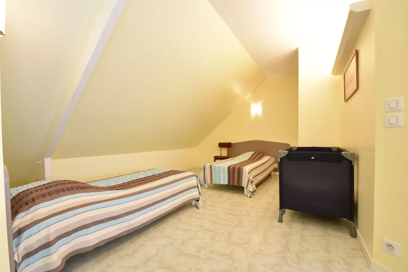 Les Vaux-Bedroom
