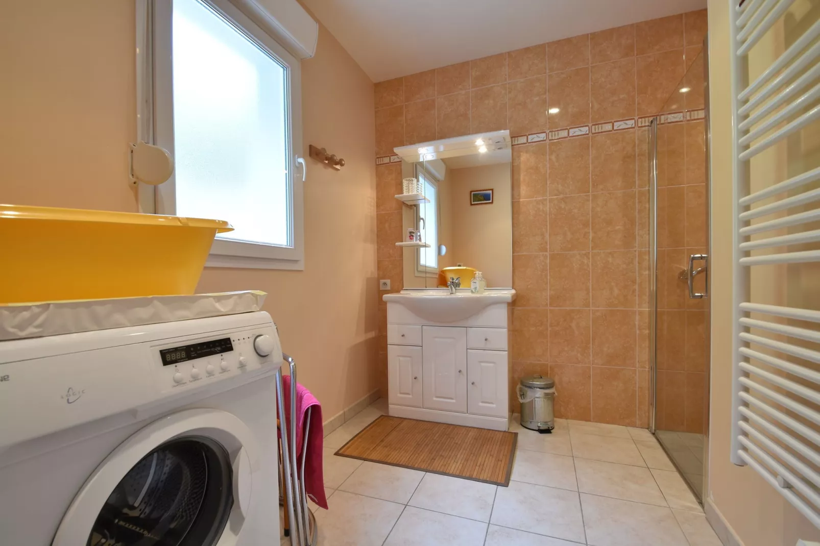 Les Vaux-Bathroom