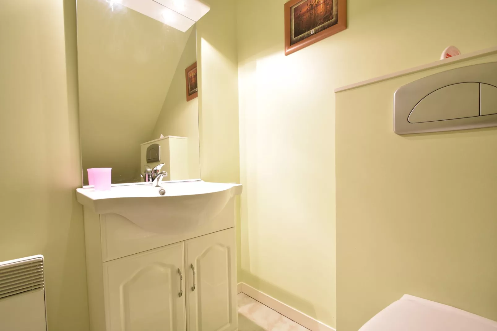 Les Vaux-Bathroom