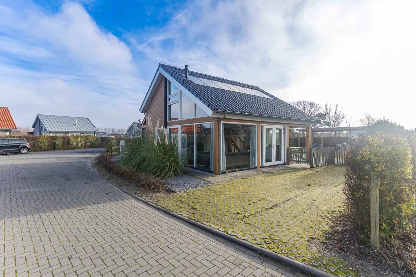 Zonnedorp 7 De Meerpaal in Renesse | Comfortable holiday house close to the beach - Exterior in summer