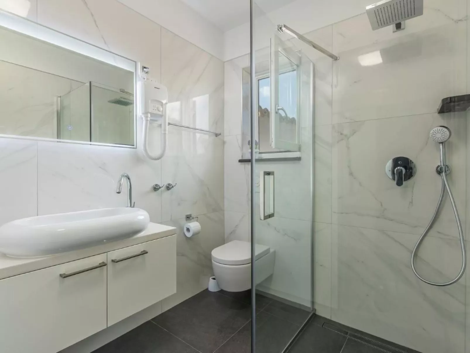 Haus Garden - Dedans