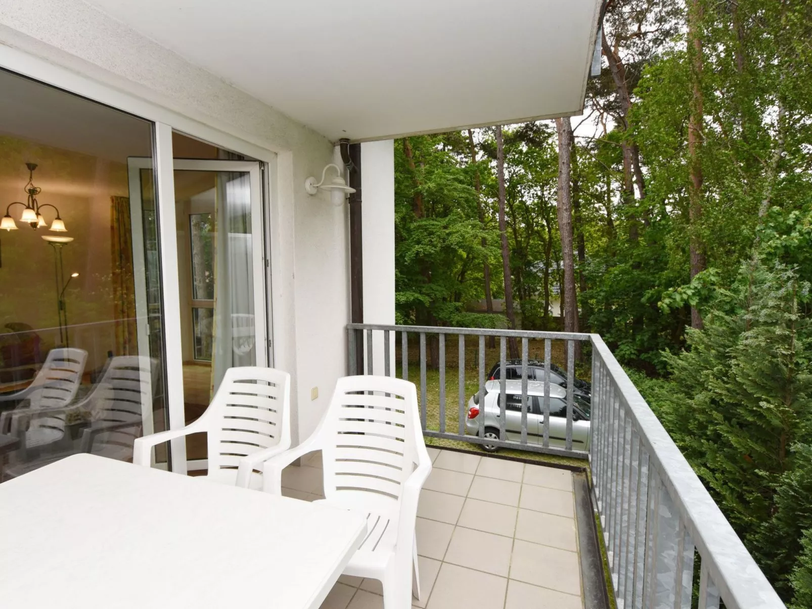 Mit Balkon - Outside