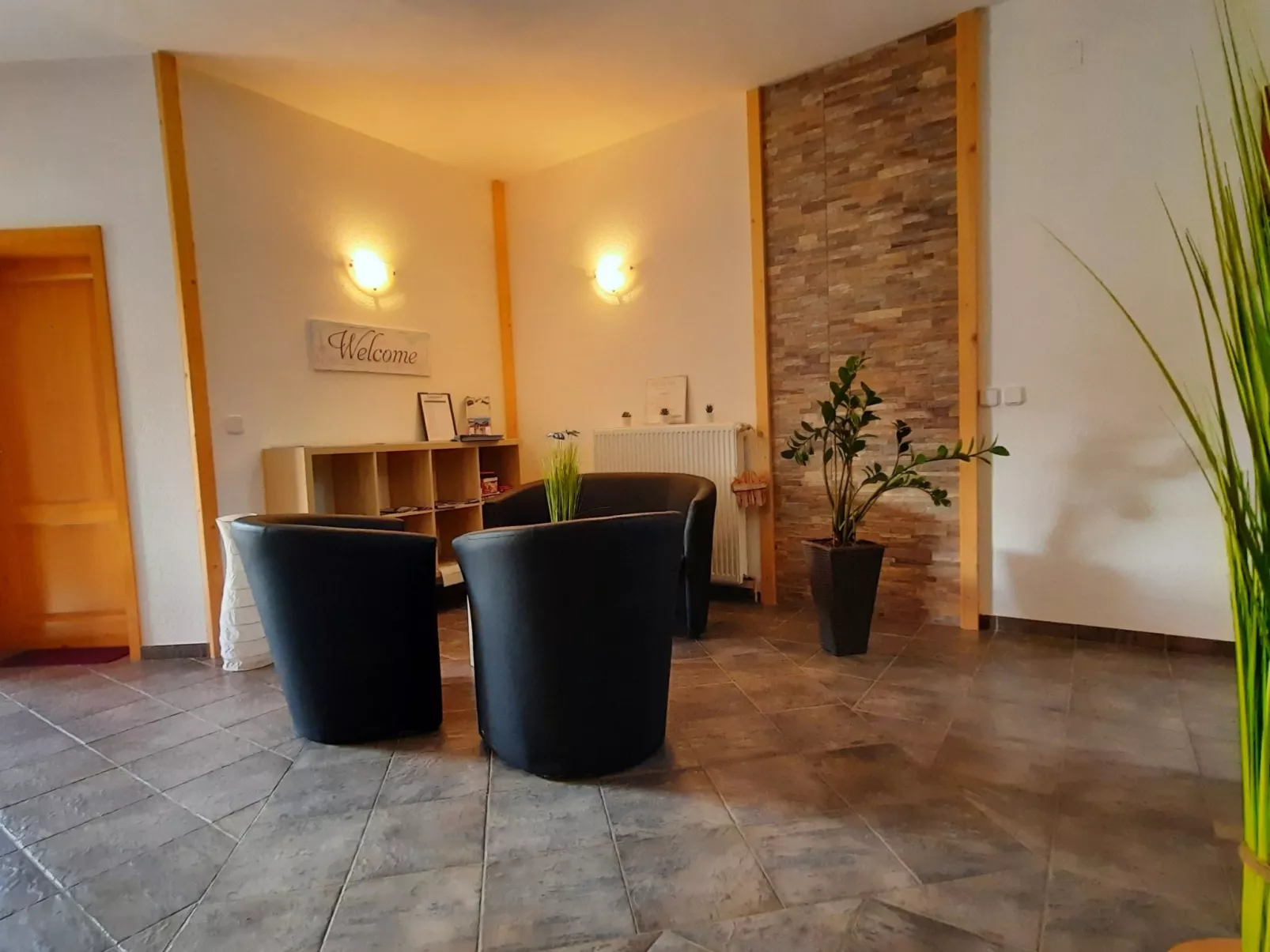 Studio-Appartement mit Balkon - Image-tags.info