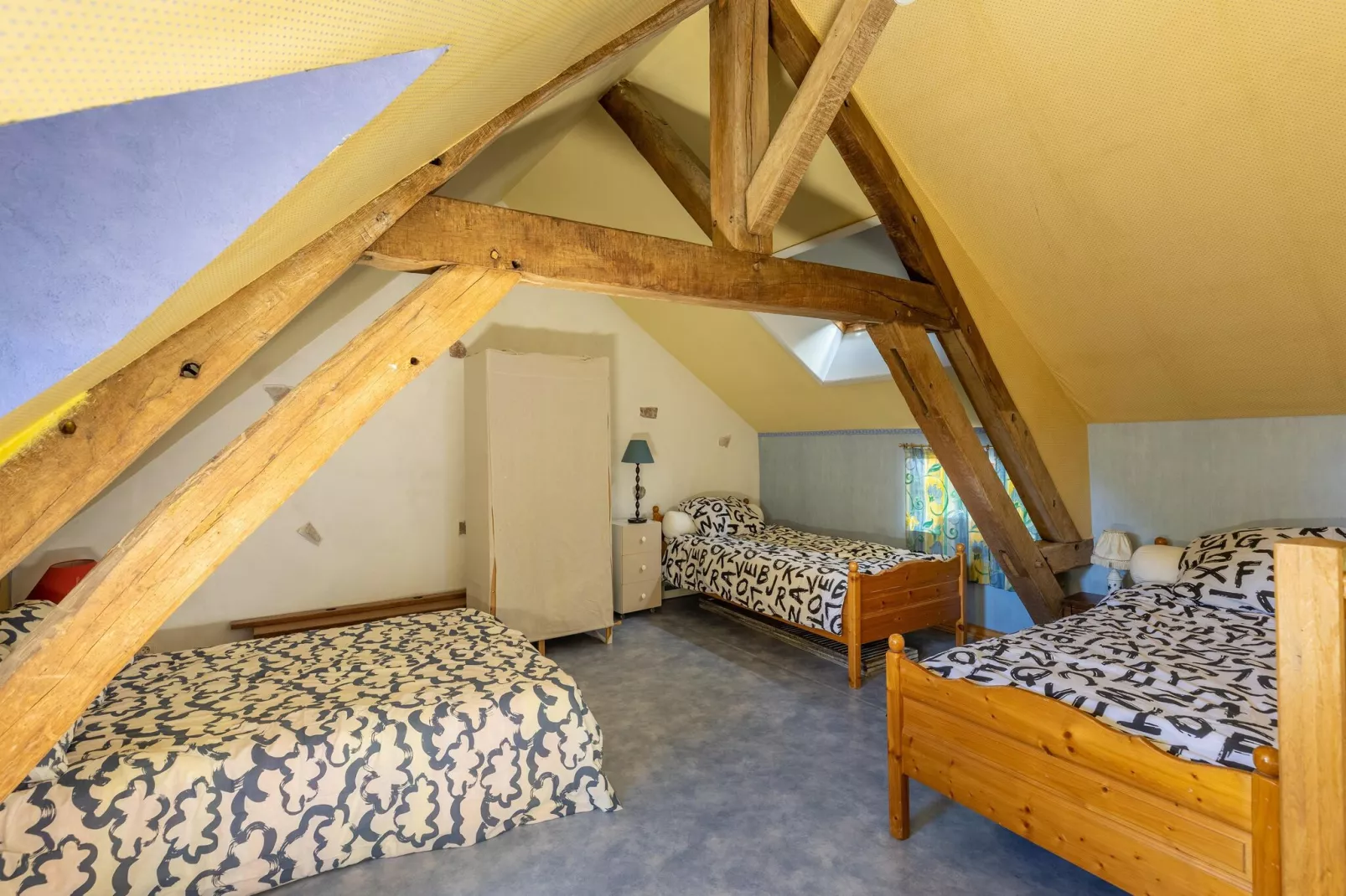 LA MAISON AUX VOLETS ROUGES-Chambre