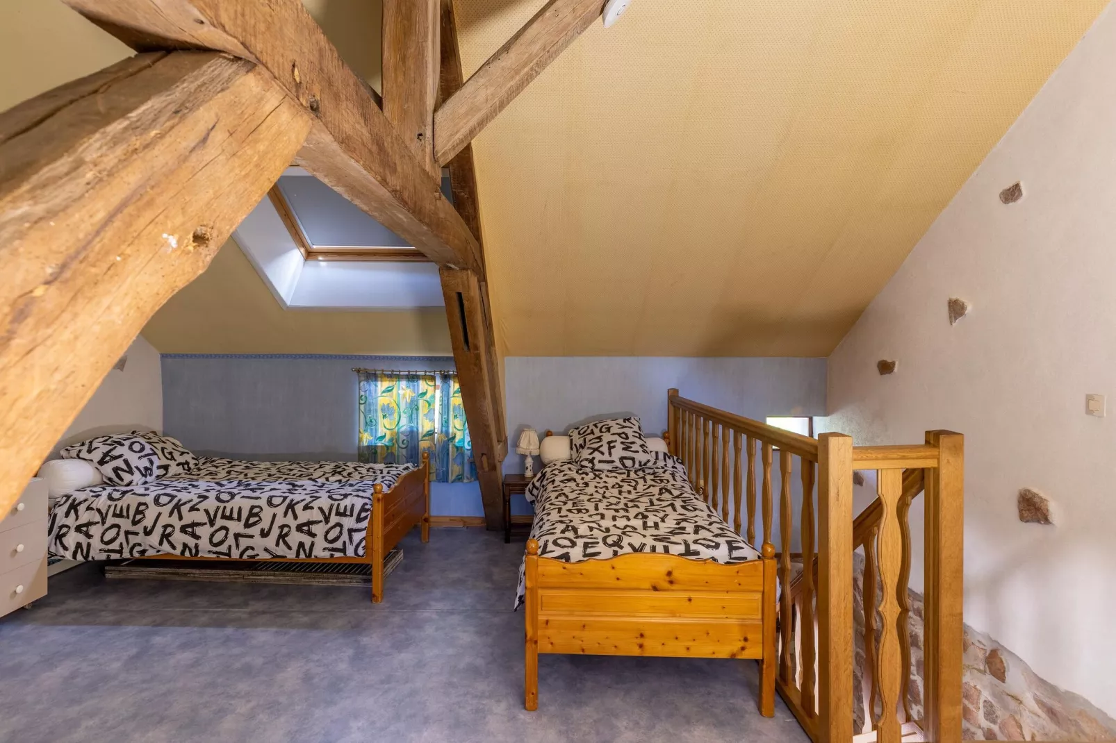 LA MAISON AUX VOLETS ROUGES-Chambre