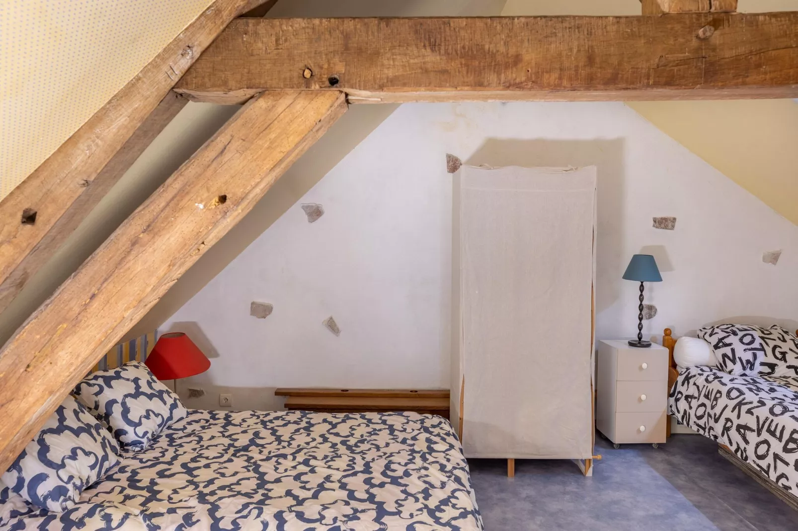 LA MAISON AUX VOLETS ROUGES-Chambre