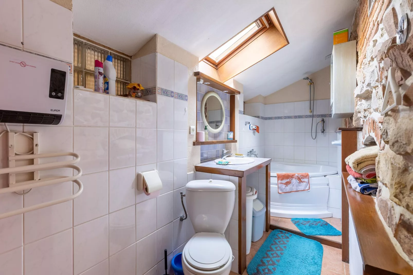 LA MAISON AUX VOLETS ROUGES-Salle de bain