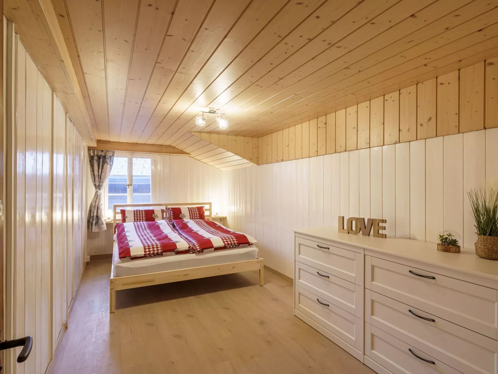 StayBrienz House - Image-tags.info