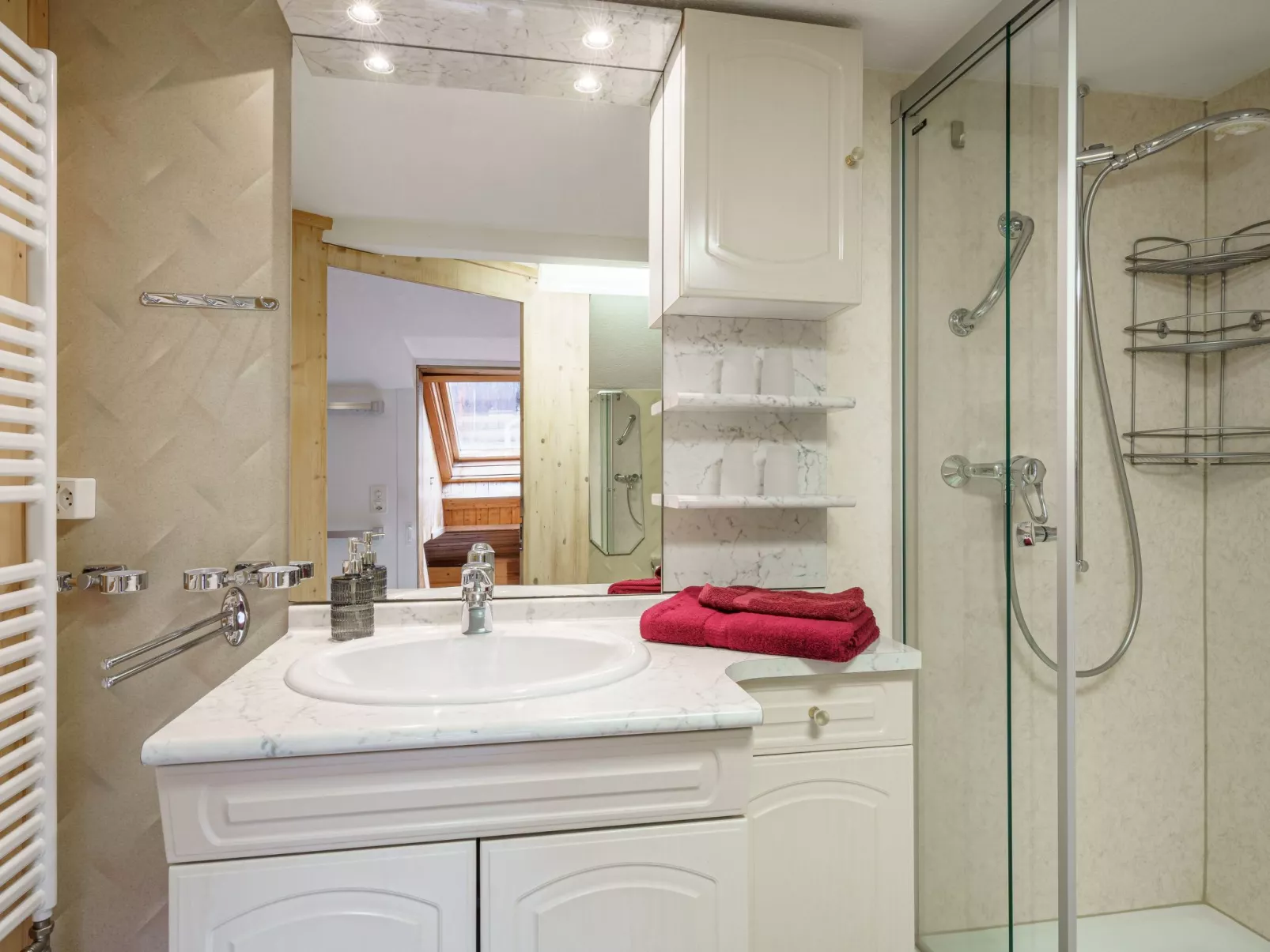 StayBrienz Apartment - Image-tags.info