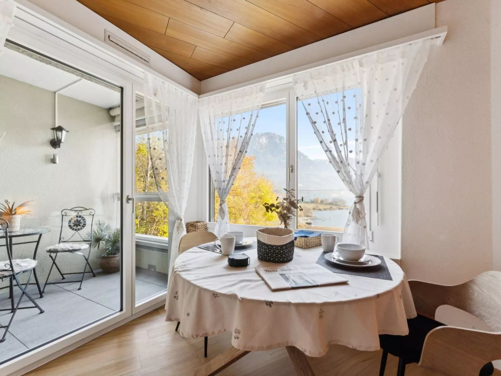 Lake View Studio - Image-tags.info