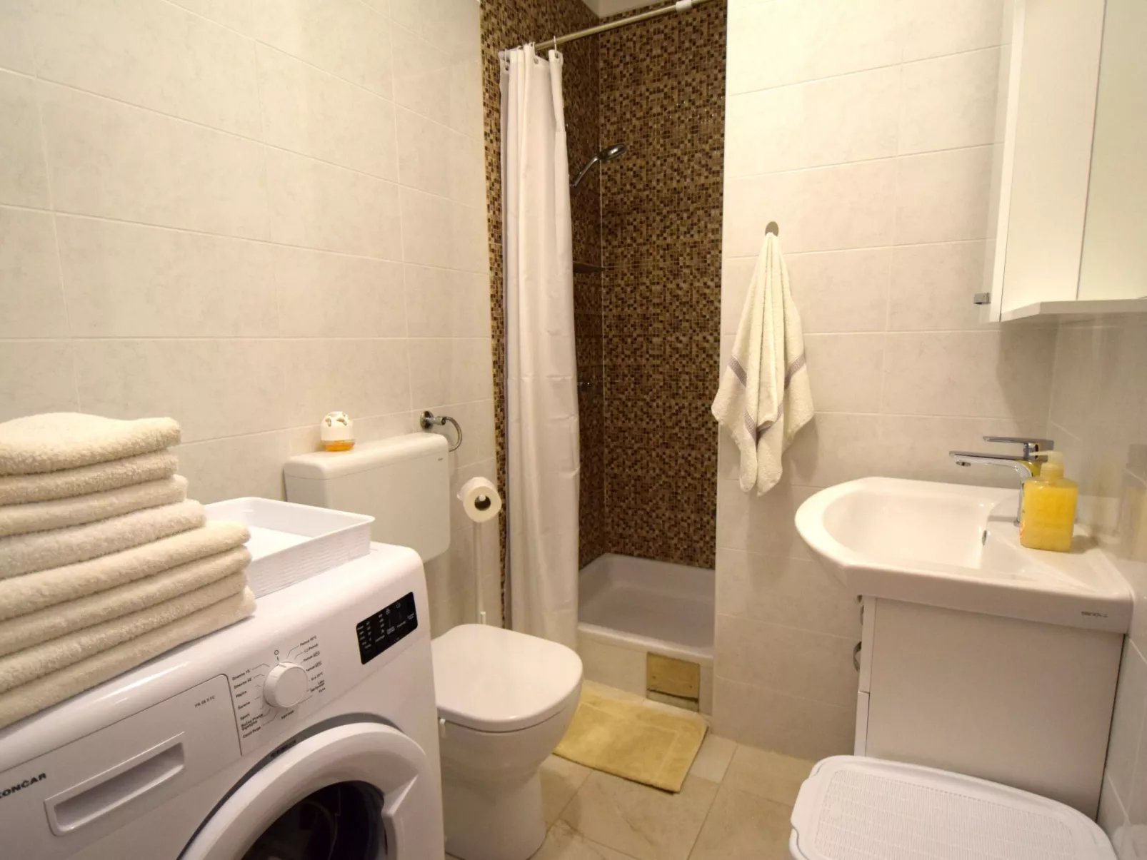 "Jospia4" mit privatem Balkon - Image-tags.info