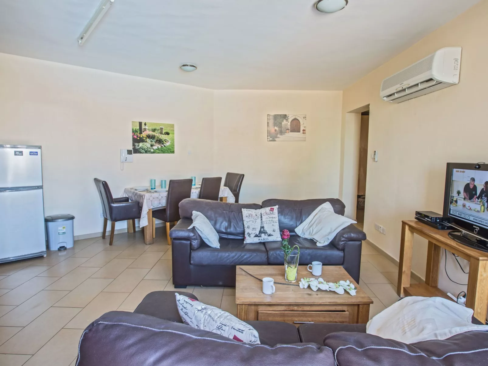 Geräumige Wohnung mit Gemeinschaftspool - Image-tags.info