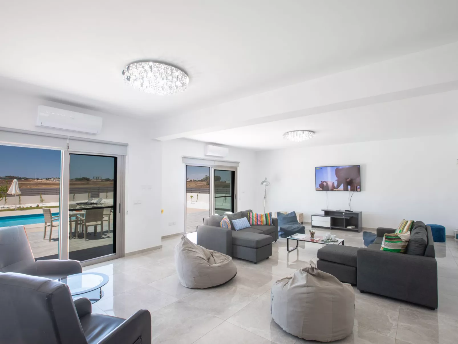 Geräumiges Ferienhaus für 12 Personen in Paralini - Image-tags.info