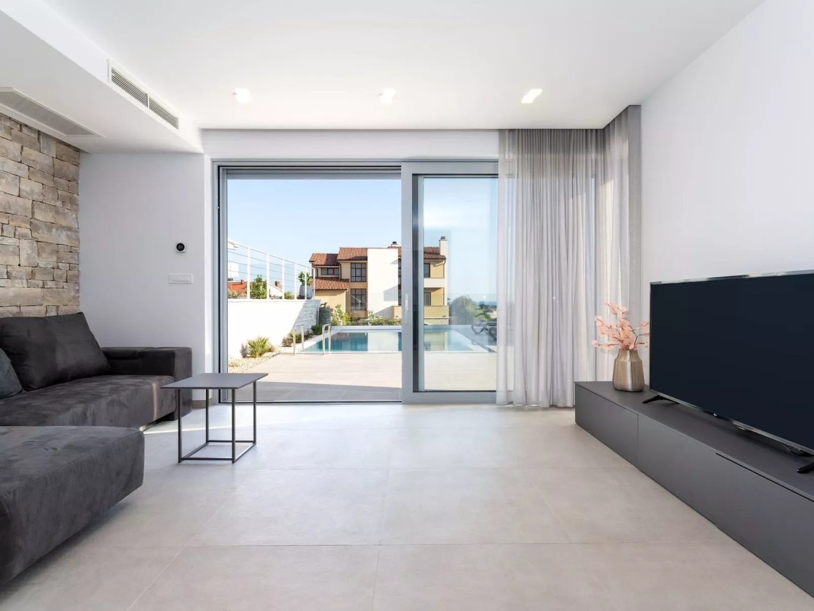 Neue moderne Villa "Smokva 1" mit Pool - Image-tags.info