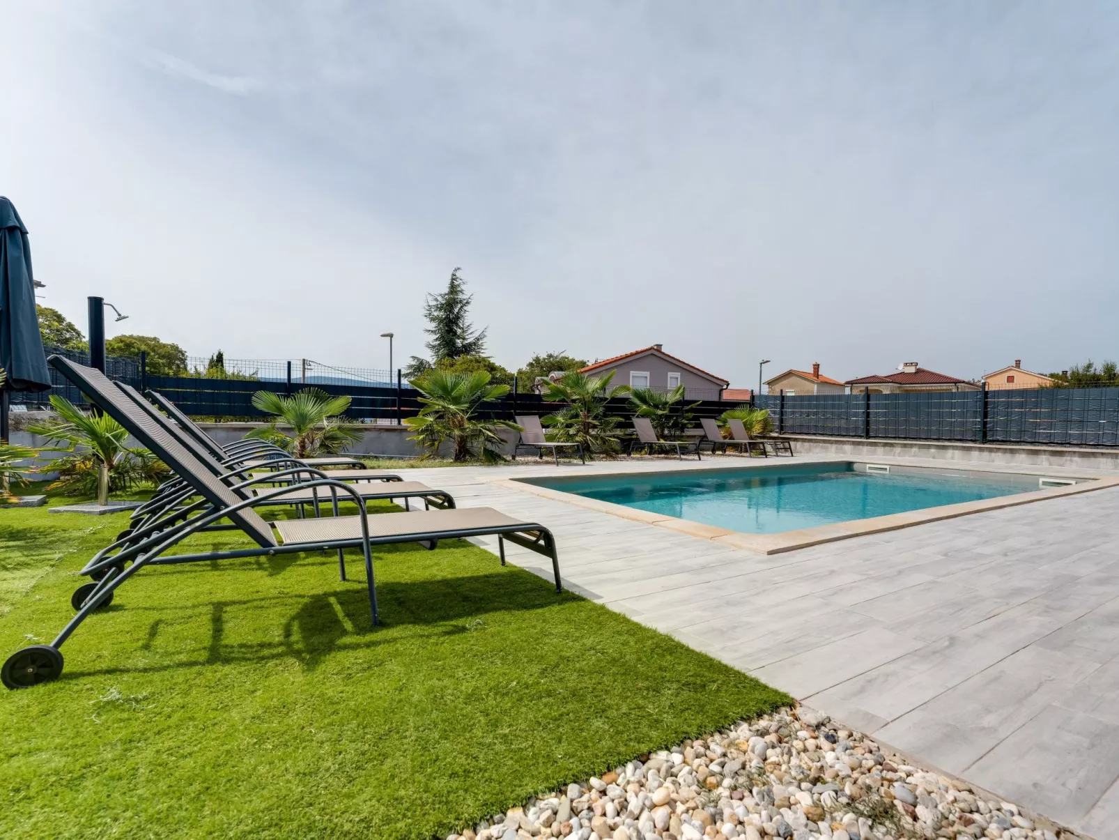 Schöne neue Villa mit Pool in Strandnähe - Image-tags.info