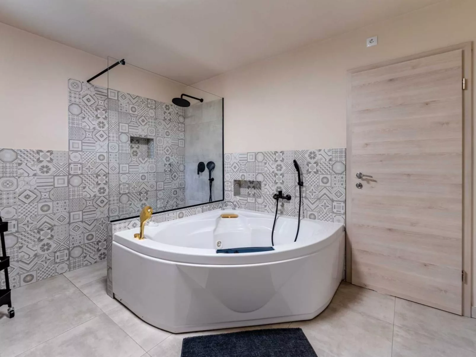 Ferienvilla mit Pool, ruhige Aria - Image-tags.info